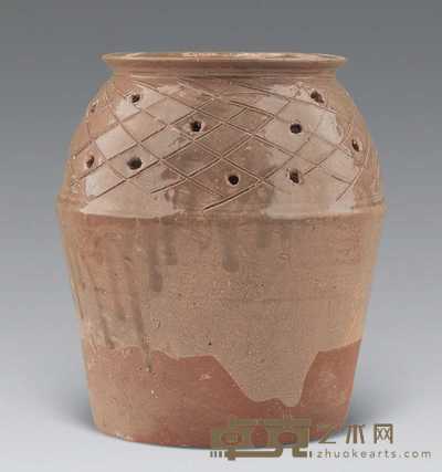 晋 青釉镂空斜方格纹罐 高23cm；口径15.5cm；底径16cm